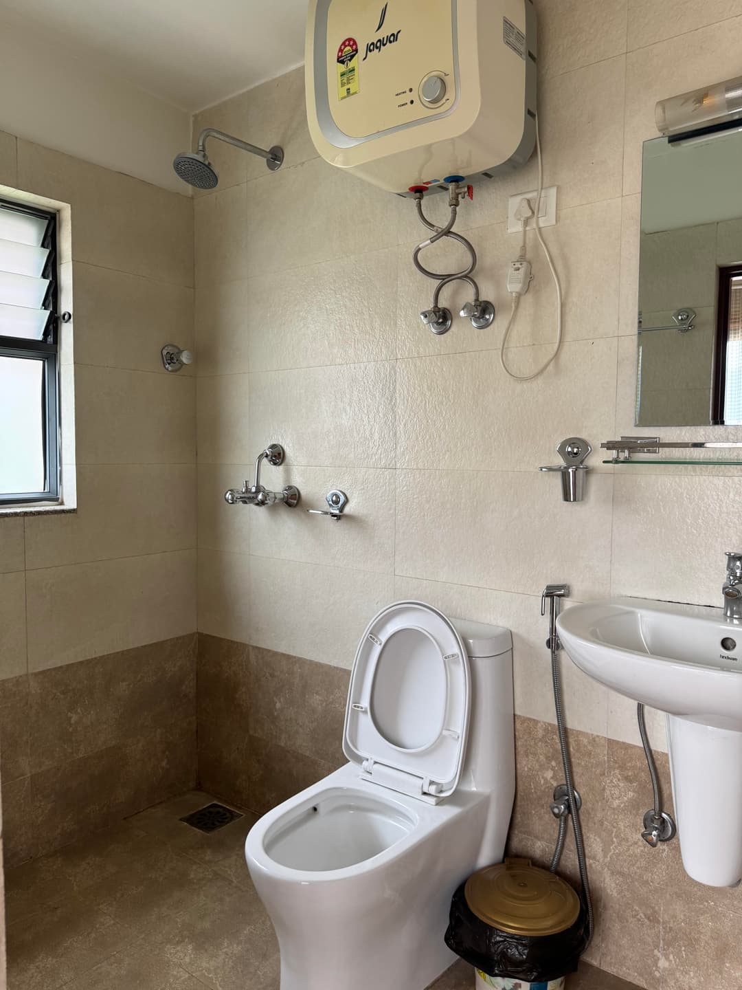 Ghemi Apartment image 4